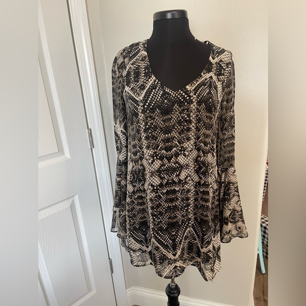 Show me your Mumu Snakeskin Print tunic dress size small Bell sleeves